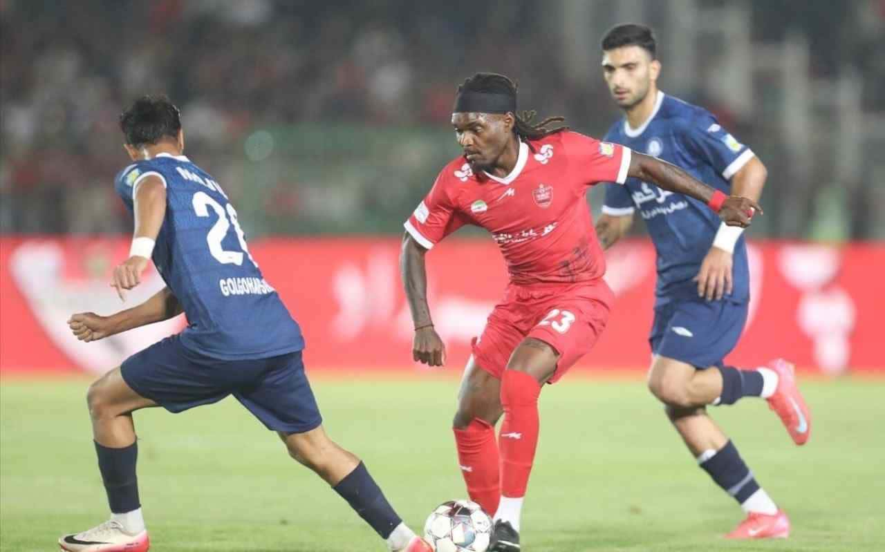 تیوی بیفوما- پرسپولیس- پیکان