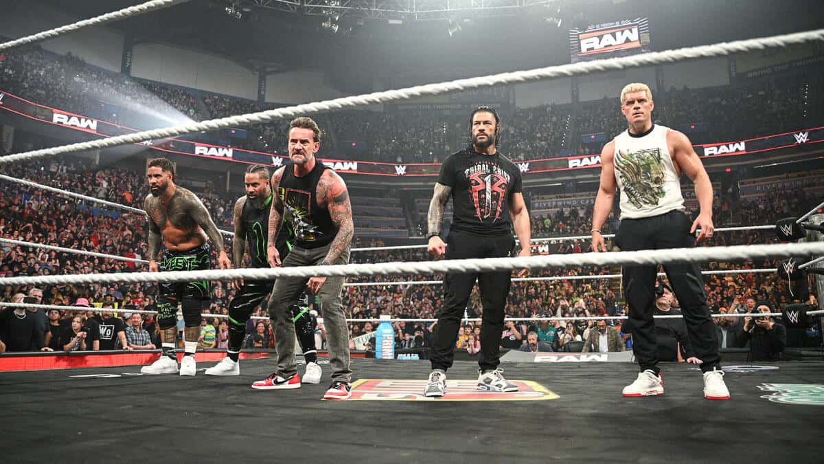 رومن رینز، کودی رودز، سی ام پانک و اوسوز؛ ستارگان کشتی کج در شوی راو WWE