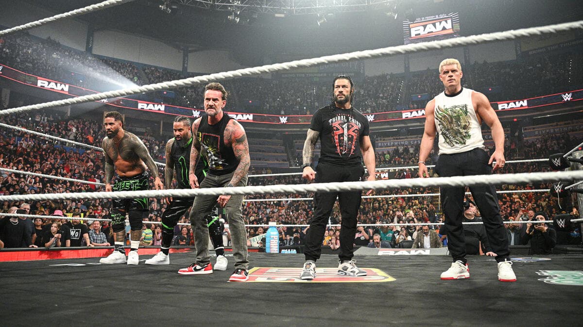 رومن رینز، کودی رودز، سی ام پانک و اوسوز؛ ستارگان کشتی کج در شوی راو WWE