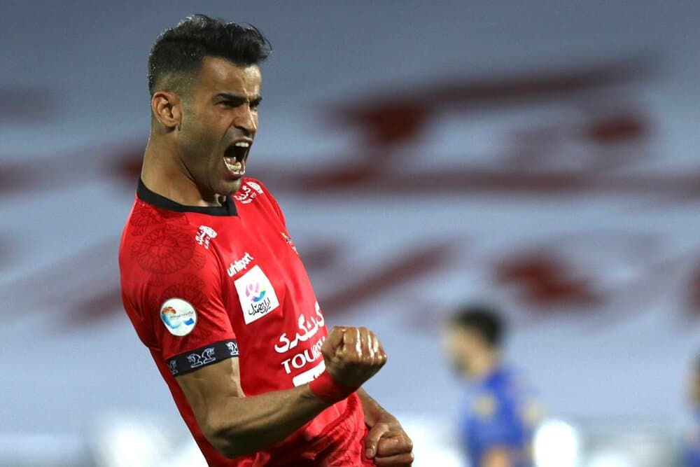 عکس از عیسی آل کثیر مهاجم سابق پرسپولیس بعد از گل به استقلال