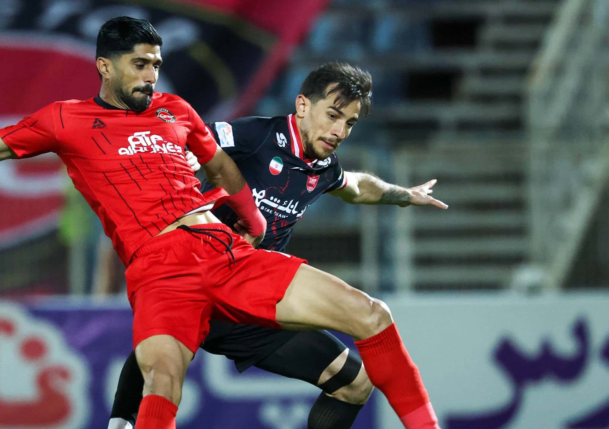 عکس از فرشاد احمدزاده وینگر پرسپولیس در بازی با تراکتور