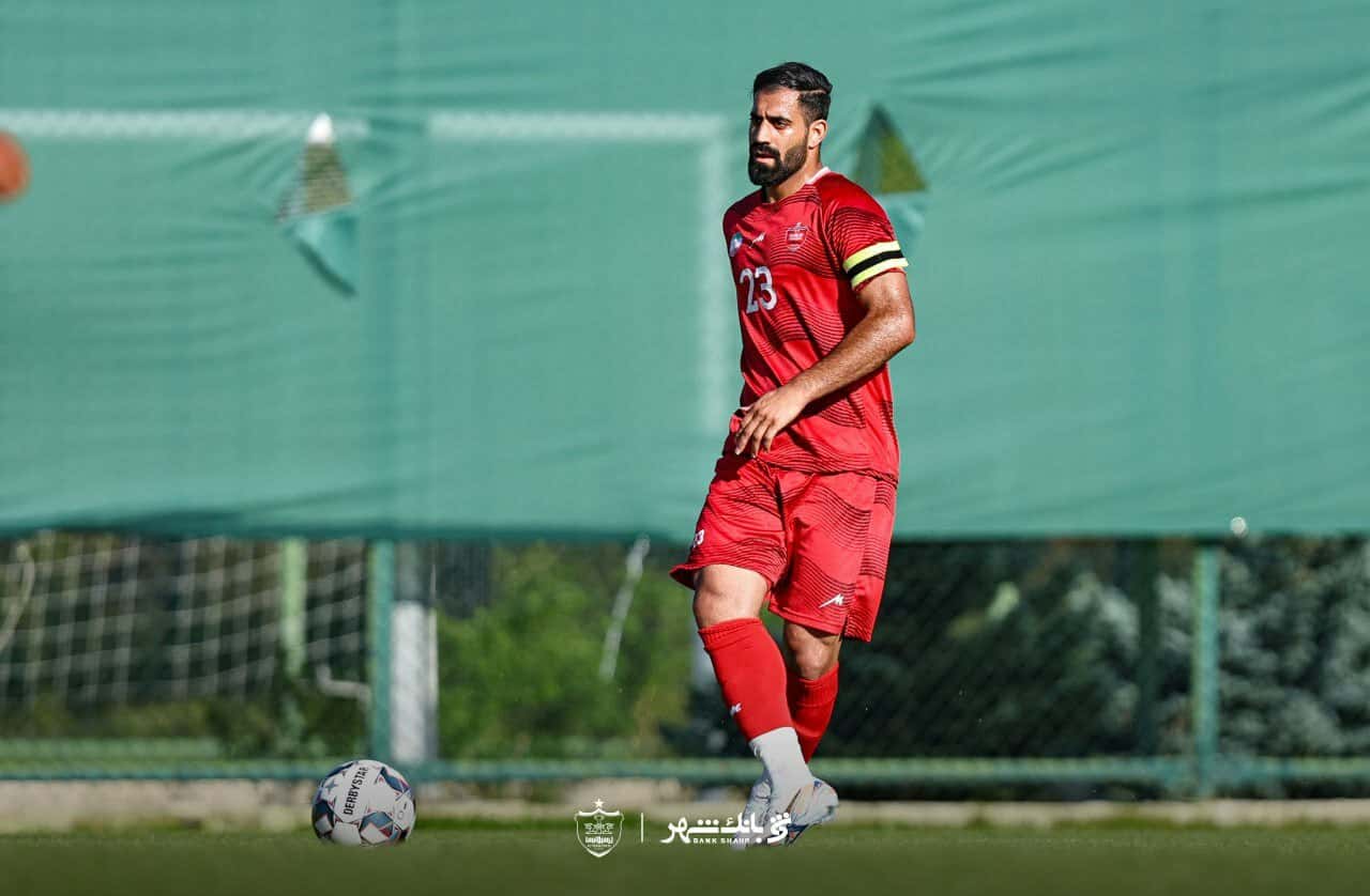 عکس از محمدحسین کنعانی زادگان بازیکن پرسپولیس در تمرین