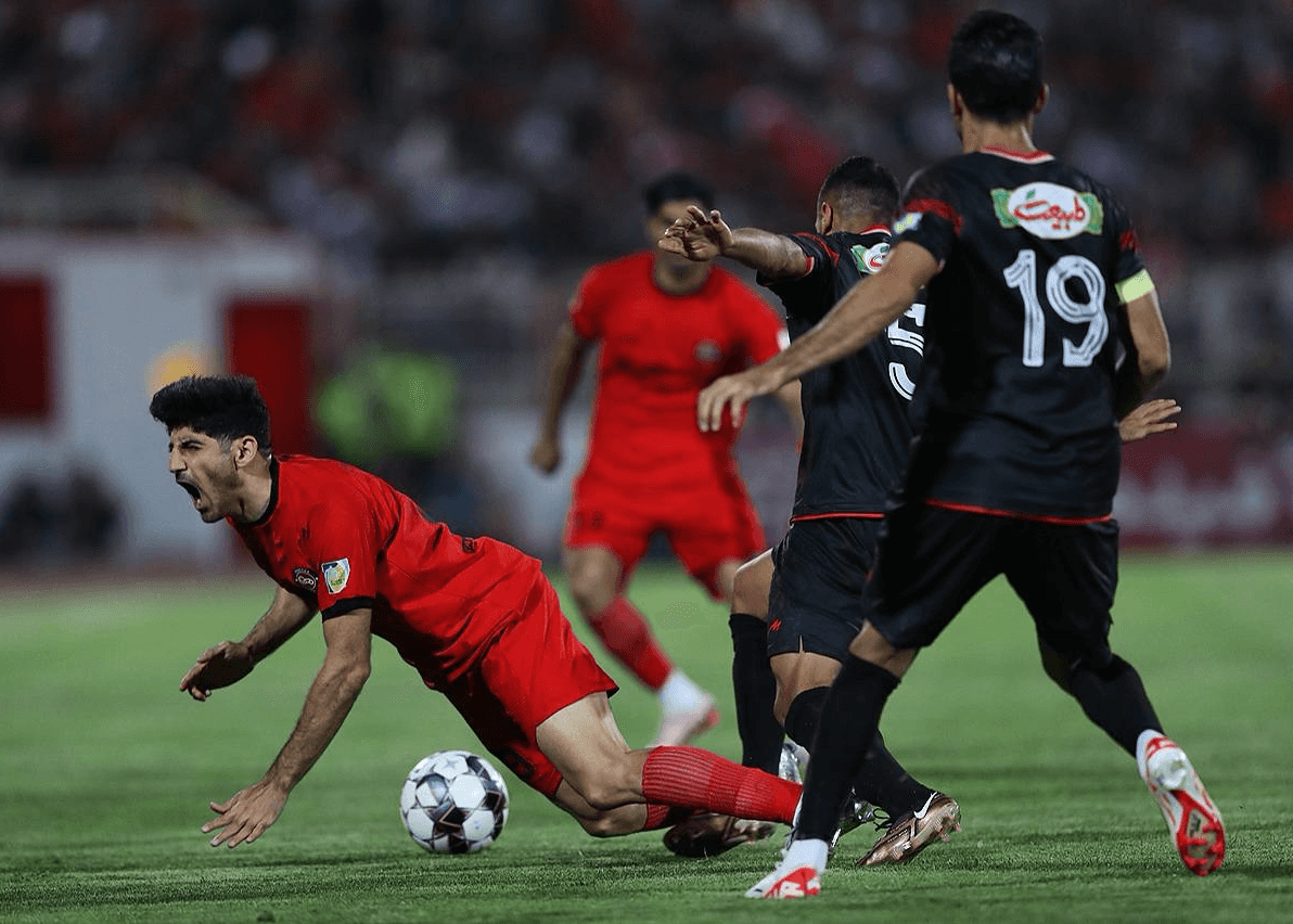 عکس از مهدی ترابی در بازی تراکتور - پرسپولیس ۱۴۰۳