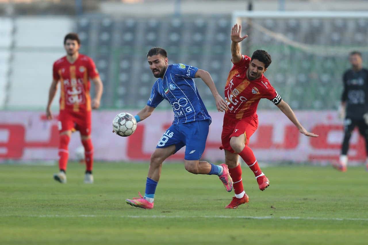 عکس از مهران احمدی هافبک استقلال
