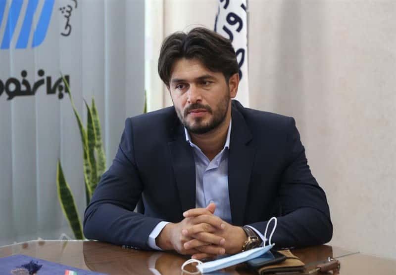 عکس از سعید دقیقی سرمربی تیم پیکان