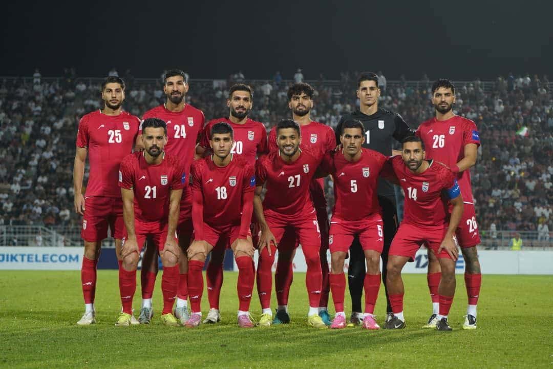عکس تیمی از بازیکنان ایران در بازی با تاجیکستان در کافا ۲۰۲۵