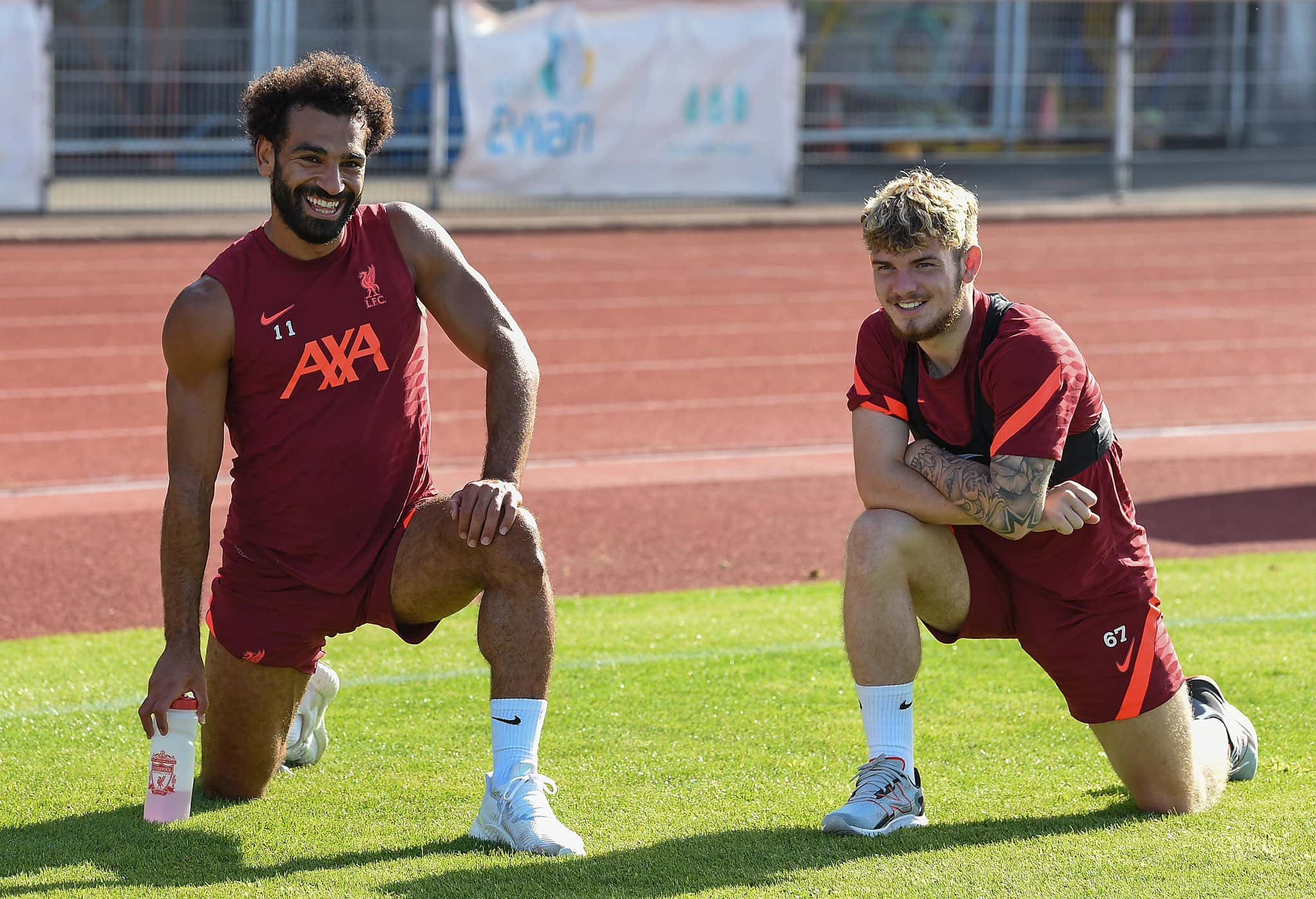 محمد صلاح وینگر مصری و هاروی الیوت هافبک انگلیسی در تمرینات - لیورپول
