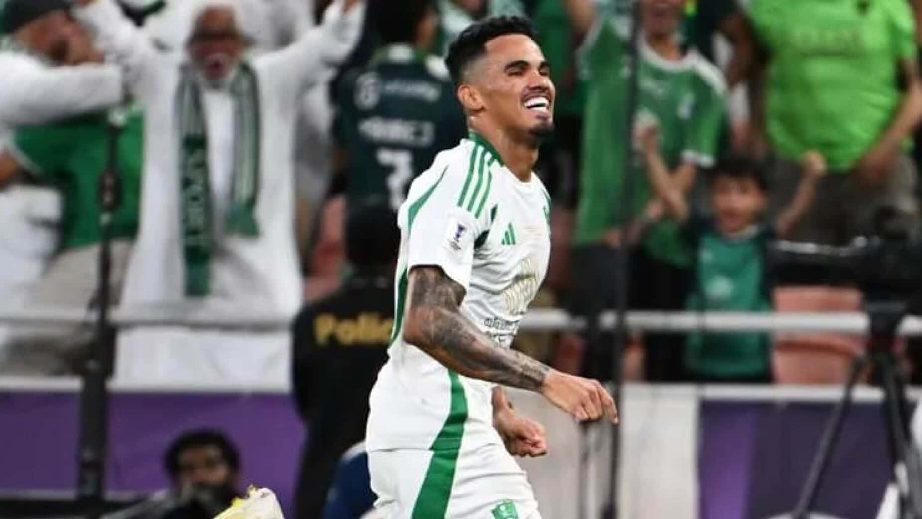 شادی وندرسون گالنو با پیراهن الاهلی