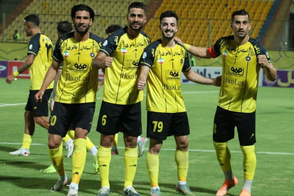 سپاهان-استقلال خوزستان-ورزشگاه تختی آبادان-احسان حاج صفی-عارف حاجی عیدی-مجید علیاری