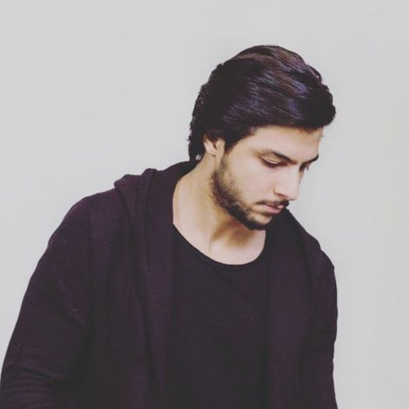 می ترسم از این همه تنهایی