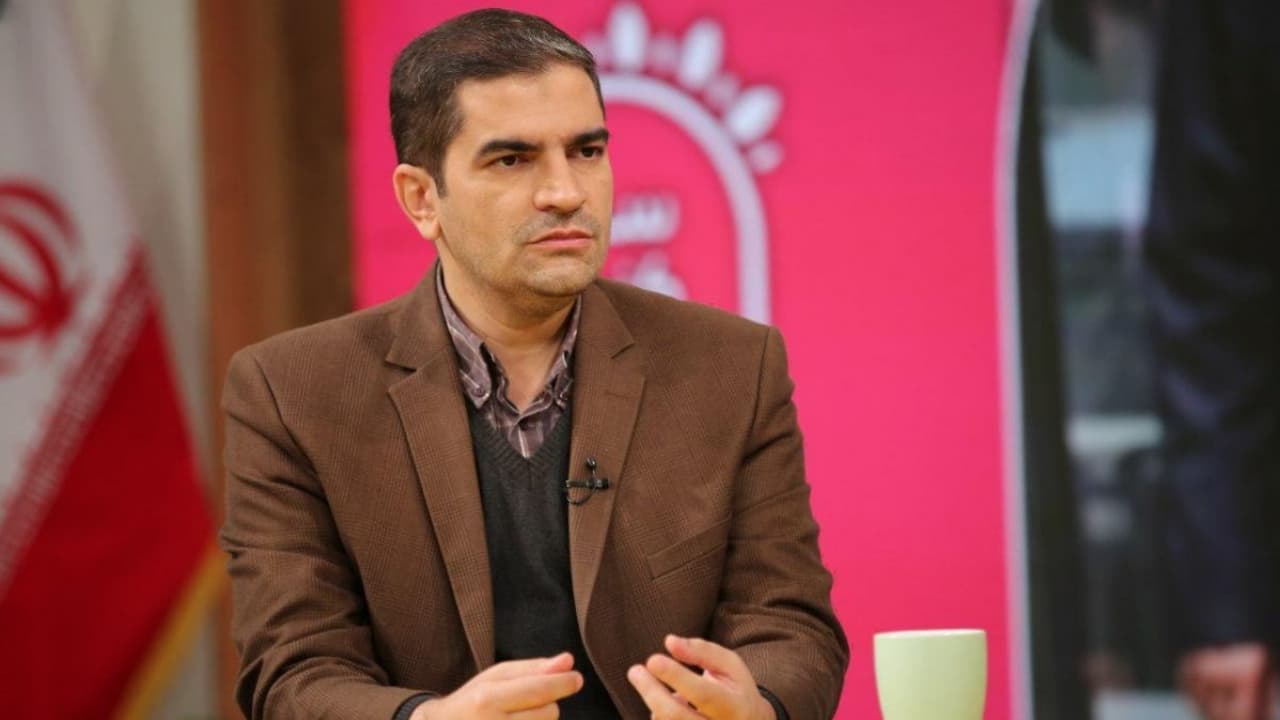 قاضی زاده هاشمی: وزارت ورزش باید طی یک ماه آینده ثبات مدیریتی در استقلال ایجاد کند