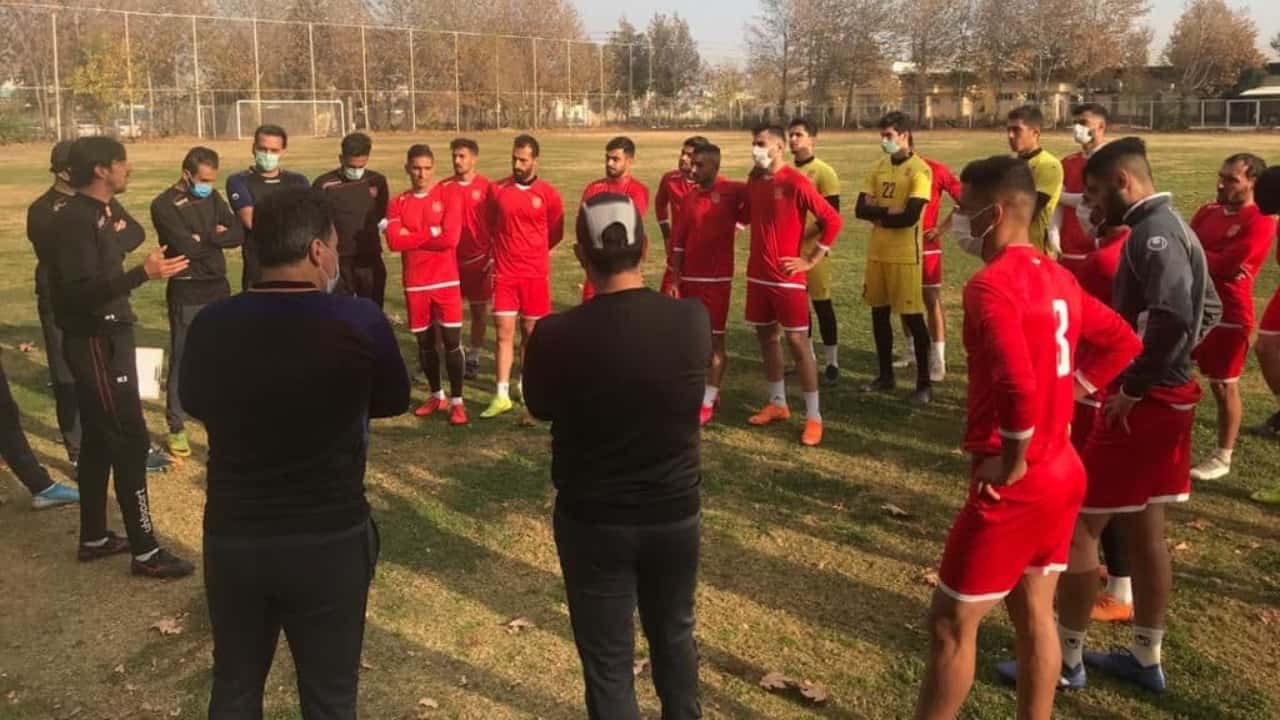 آغاز تمرینات شهر خودرو با گرامیداشت محمود یاوری