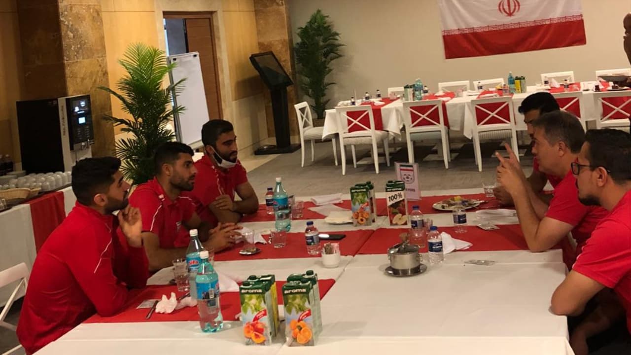 اسکوچیچ با جمعی از ملی پوشان، نشست اختصاصی برگزار کرد