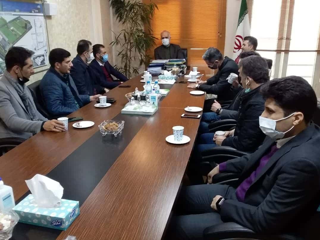 داوران ماسک به صورت، اتاق به اتاق در فدراسیون / عکس