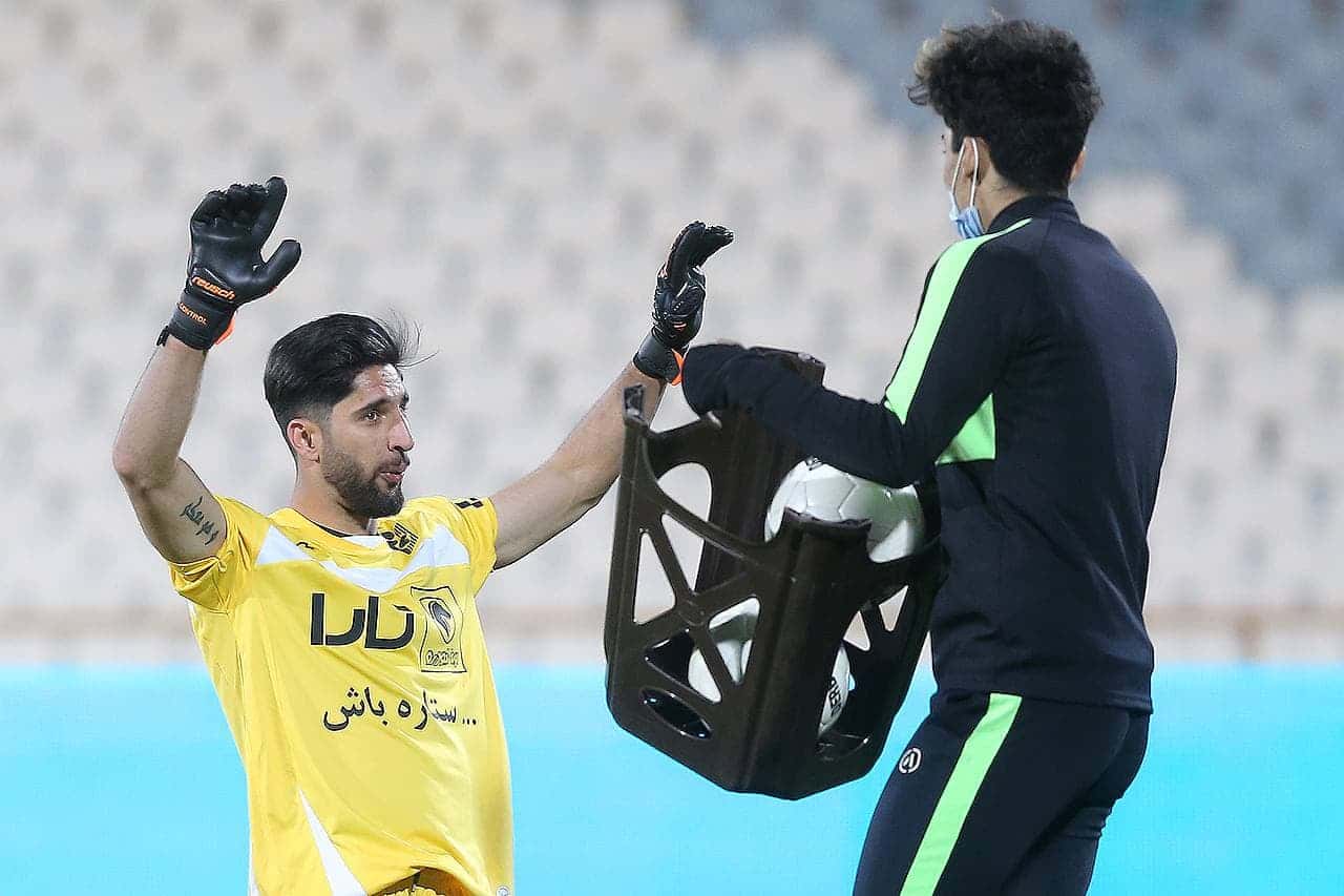 دروازه بان پیکان: می توانستیم استقلال را شکست بدهیم