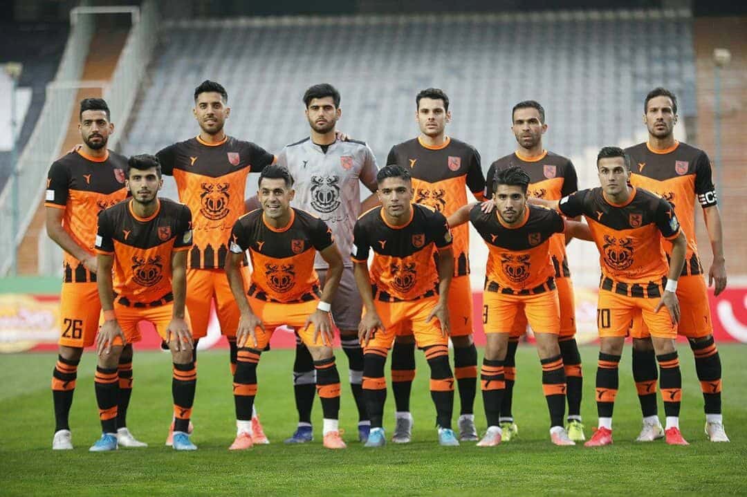 مشکلات عجیب مس رفسنجان در اصفهان؛ اتوبوس ها نیامدند، بازیکنان با آژانس رفتند