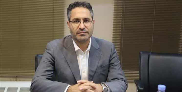 حمله عصبی به مدیرعامل پیکان در جریان بازی با فولاد