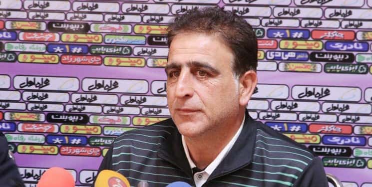 مربی ذوب آهن: دربی اصفهان همیشه تماشاگرپسند بوده است و مثل برخی از دربی ها کسل کننده نیست