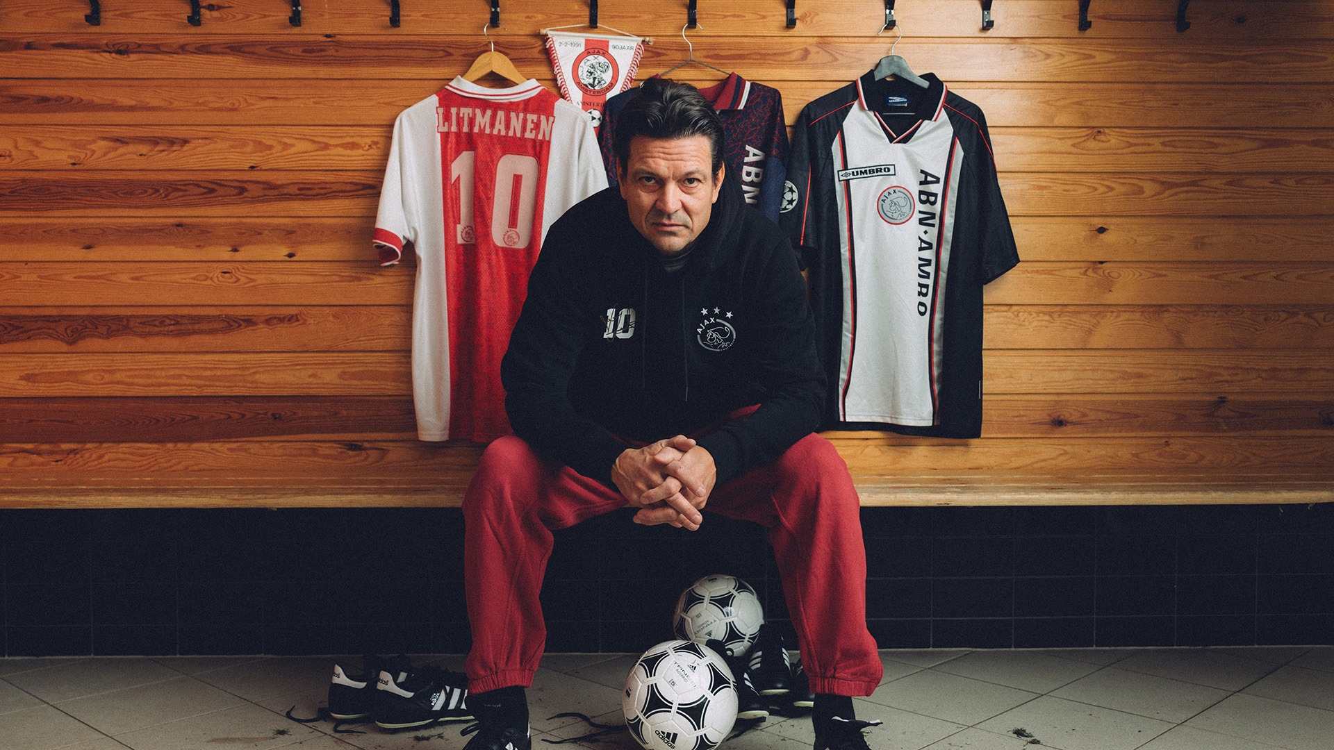 یاری لیتمانن در رختکن آژاکس آمستردام