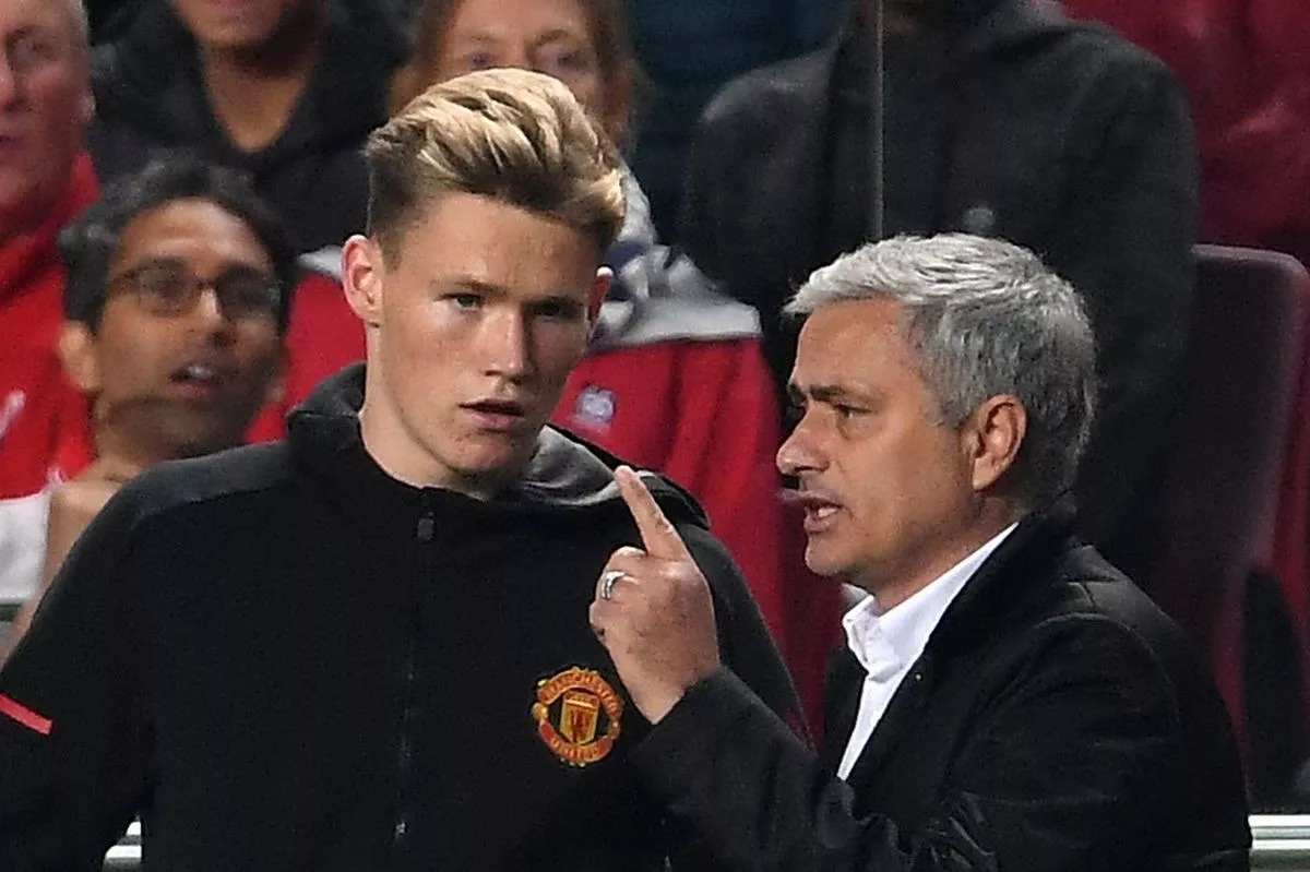 ژوزه مورینیو و اسکات مک تومینای ژوزه مورینیو و اسکات مک تومینای در منچستریونایتد