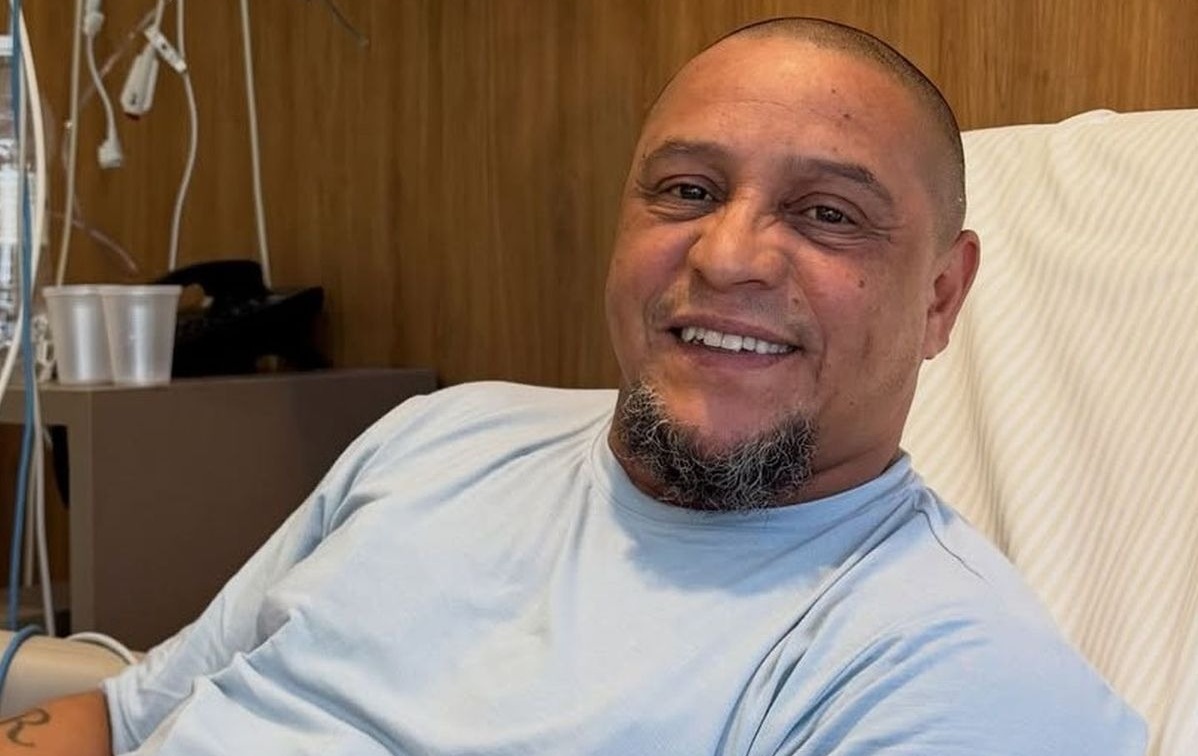 روبرتو کارلوس روبرتو کارلوس در بیمارستان