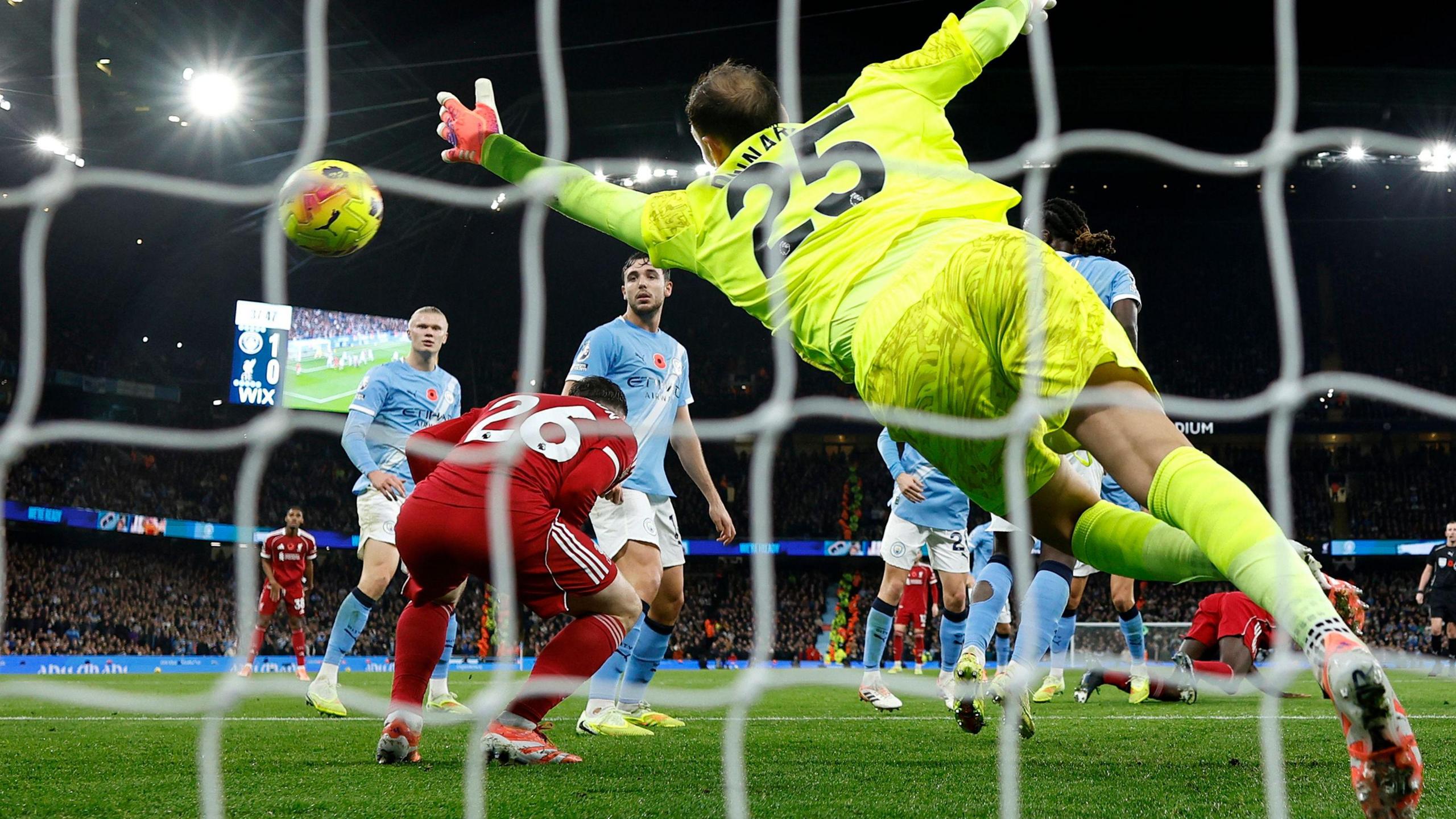 گل ویرجیل فن دایک برای لیورپول مقابل منچسترسیتی در ورزشگاه اتحاد