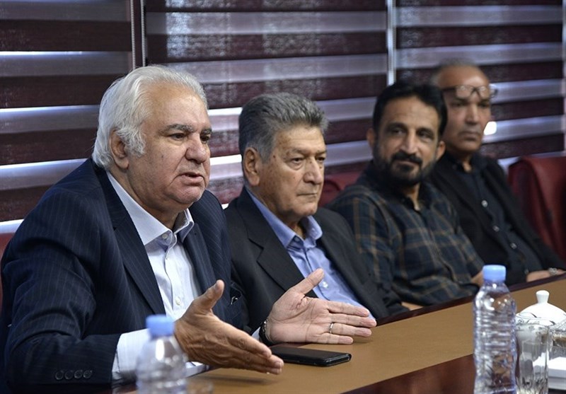 پیشکسوت: خودکشی پسر کارگرجم فقط یکی از مشکلات او بود؛ رفتن تاجرنیا ظلم به استقلال است