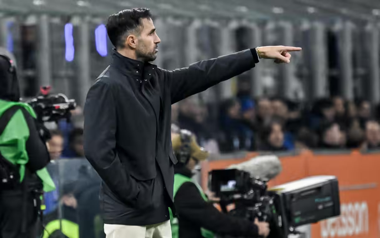 سسک فابرگاس سرمربی کومو در مقابل اینتر 2025 