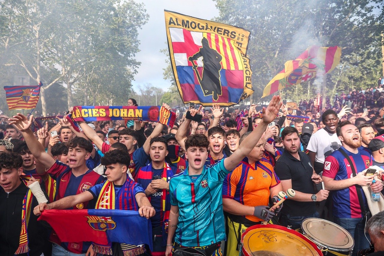 هواداران بارسلونا پیش از دیدار مقابل پاری سن ژرمن