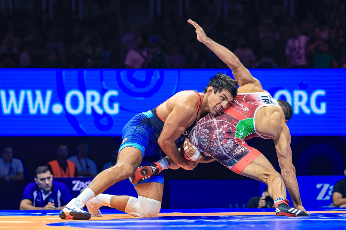 زاهید والنسیا کامران قاسمپور