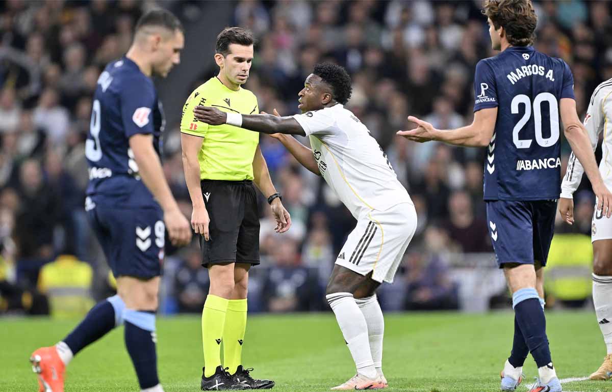 کینترو گونزالس - وینیسیوس جونیور کینترو گونزالس - داور بازی رئال مادرید و سلتاویگو در لالیگا - وینیسیوس جونیور، ستاره برزیل رئال مادرید