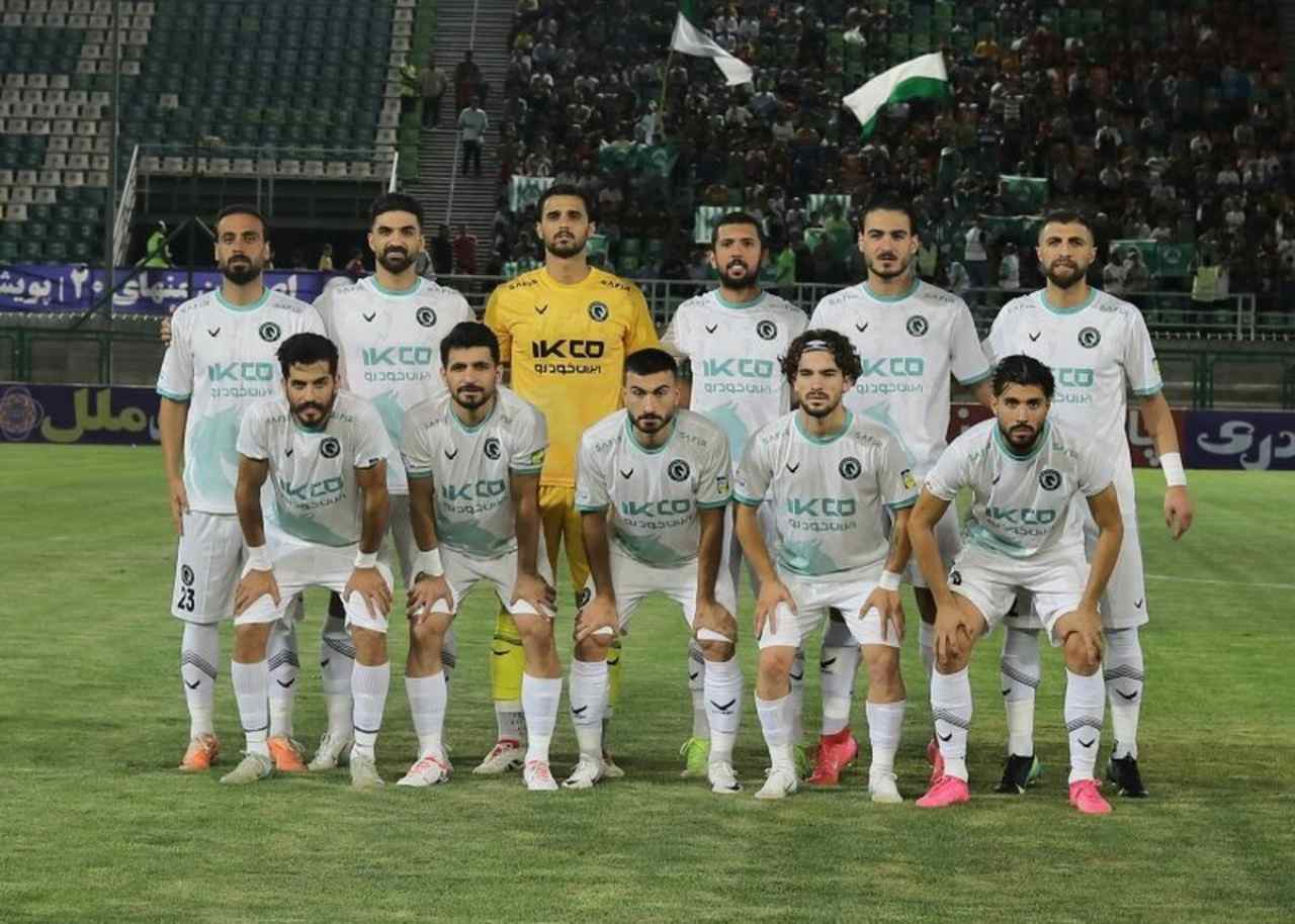 پوستر کنایهآمیز پیکان برای بازی با استقلال؛ اینجا قلعه ماست!