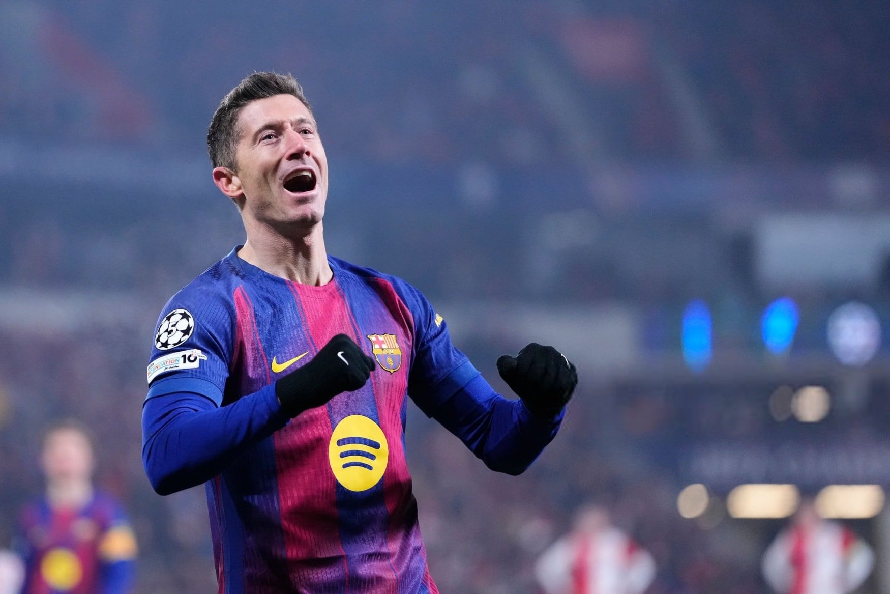 روبرت لواندوفسکی پس از گلزنی مقابل کپنهاگن - مهاجم لهستانی بارسلونا - لیگ قهرمانان اروپا