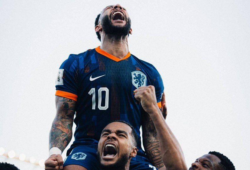 ممفیس دیپای پس از گلزنی مقابل لیتوانی - مهاجم تیم ملی هلند