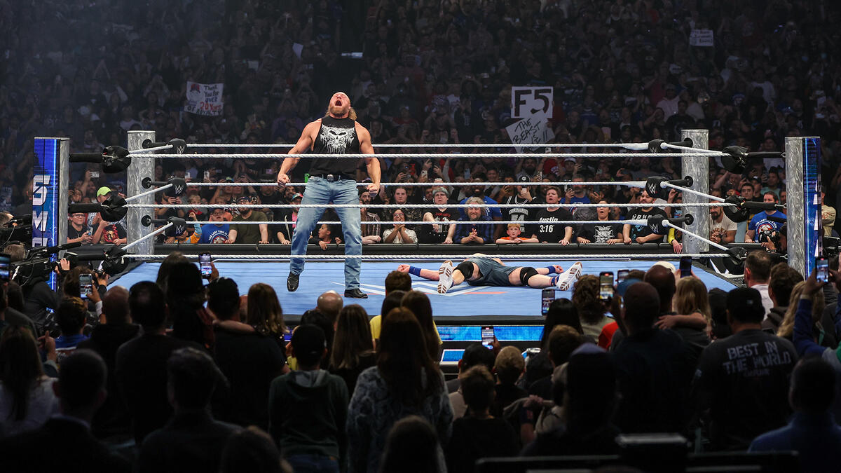 جان سینا و براک لزنر؛ ستارگان کشتی کج و WWE در شوی اسمکداون