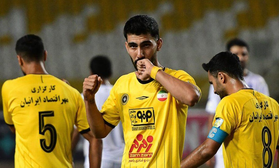 عکس از رضا شکاری وینگر تیم سپاهان