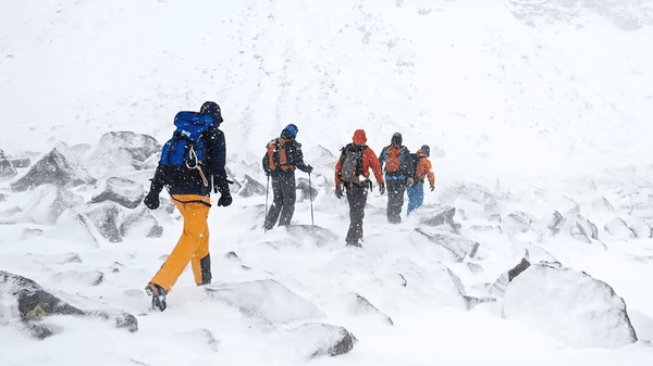 عکس از کوهنوردی در سرما