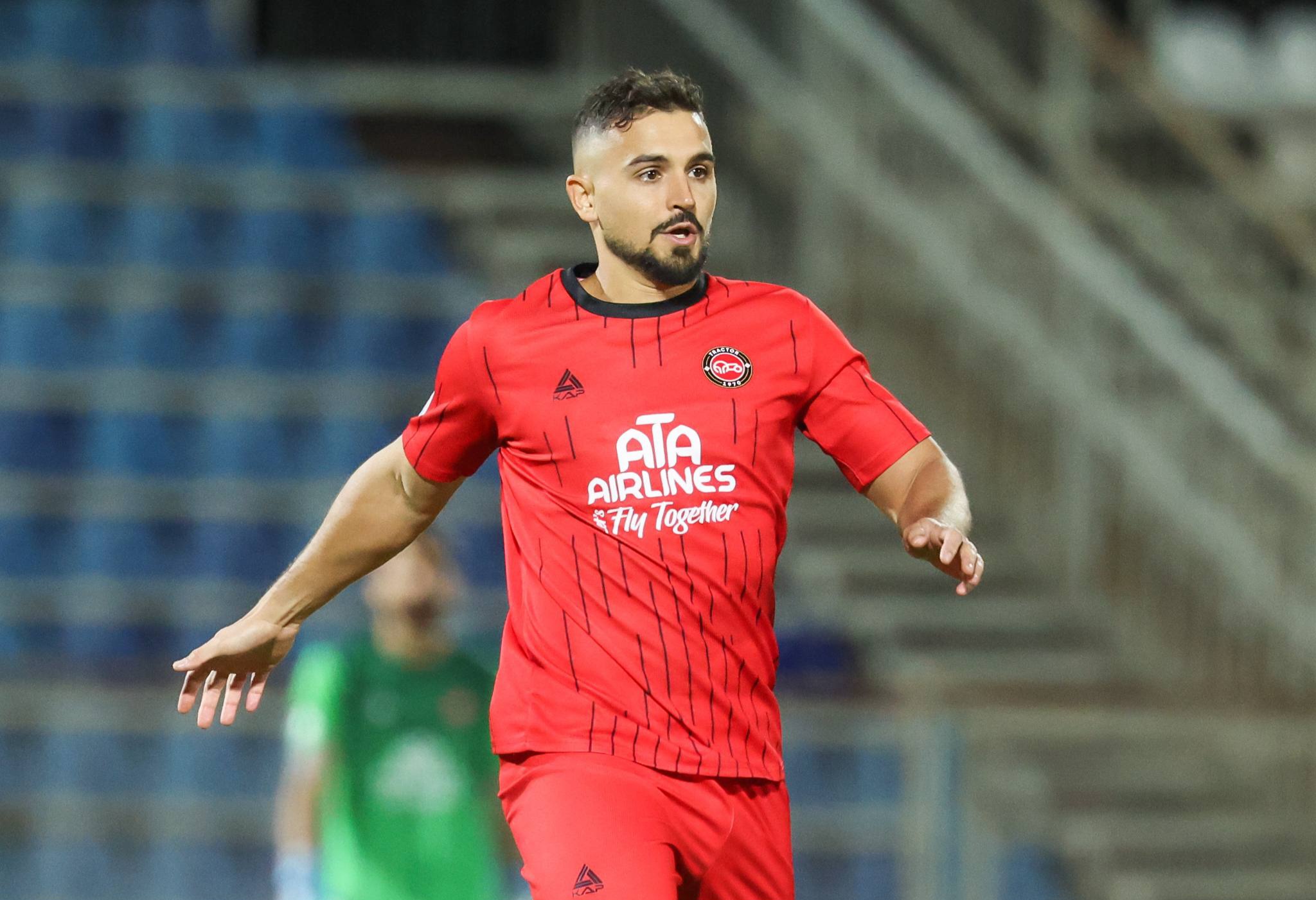 عکس از الکساندر سدلار مدافع خارجی تراکتور در بازی با پرسپولیس