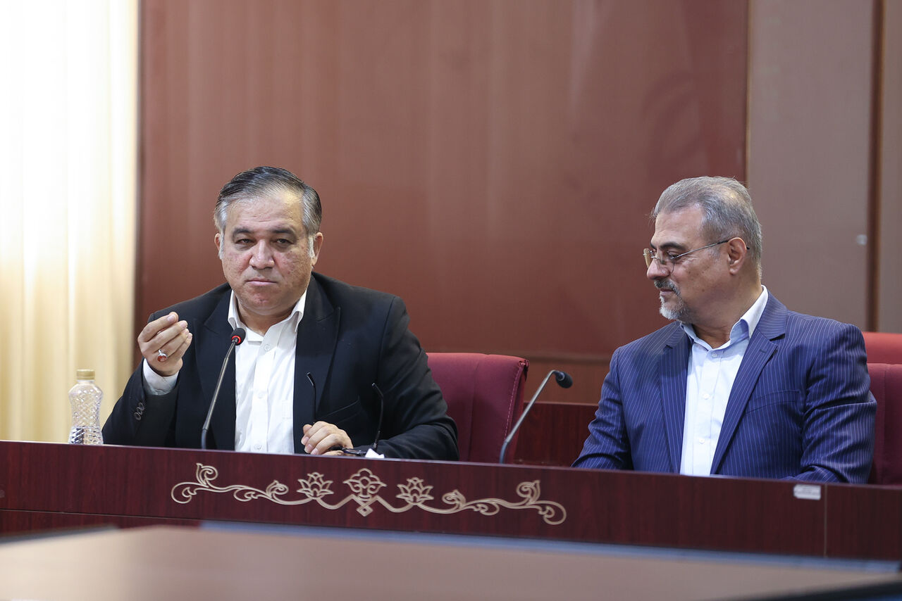 عکس از علی تاجرنیا و علی نظری جویباری استقلال مجلس