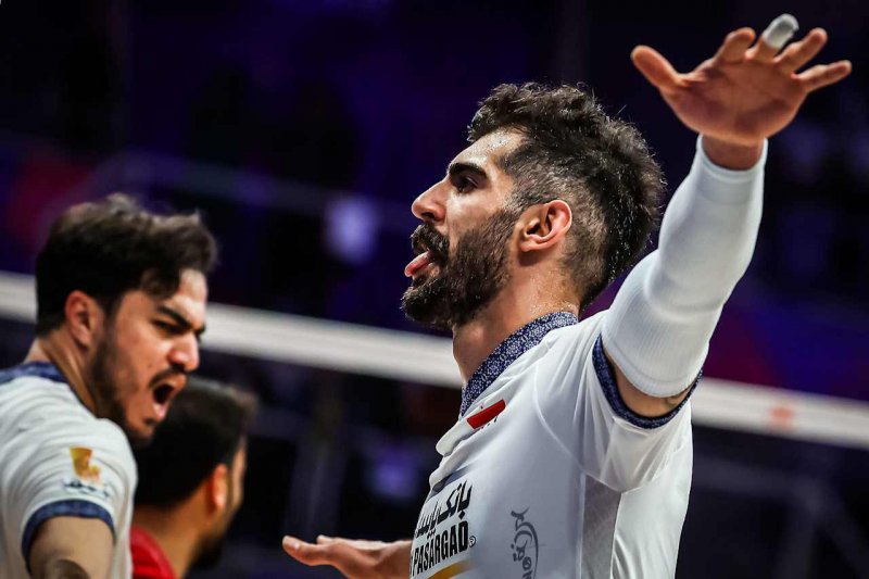 عکس از امین اسماعیل نژاد قطر پاسور تیم ملی والیبال ایران