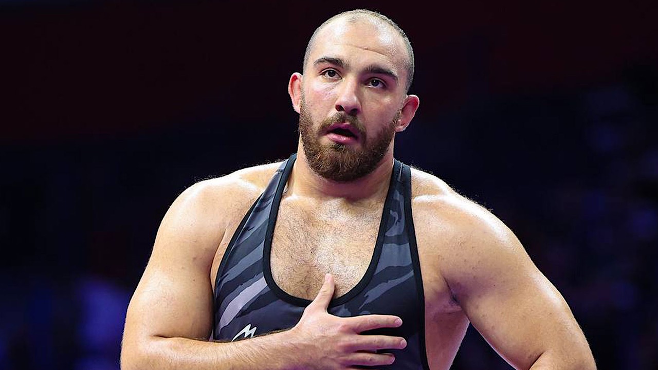 عکس از امیرحسین زارع کشتی‌گیر وزن ۱۲۵ کیلوگرم ایران در رقابت‌های قهرمانی جهان ۲۰۲۵