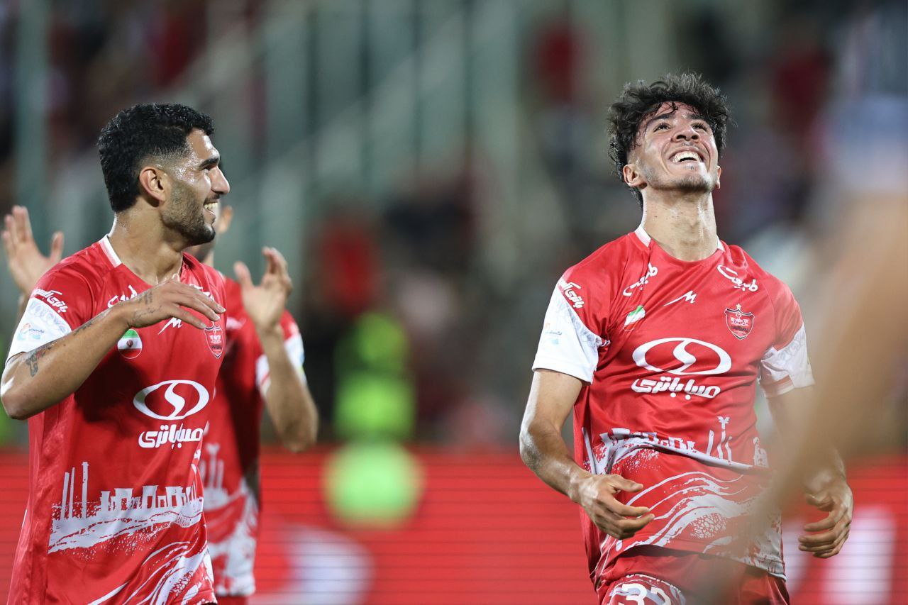 عکس از یعقوب براجعه مدافع راست تیم پرسپولیس