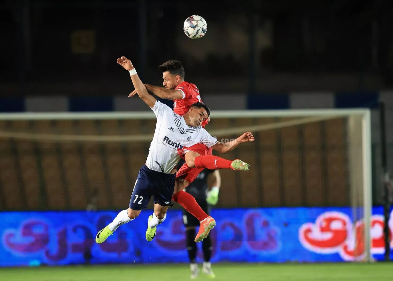 عکس از عیسی آل کثیر بازیکن ملوان مقابل پرسپولیس