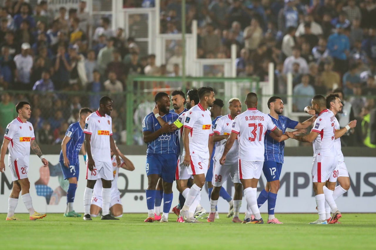 عکس از بازی استقلال و المحرق در لیگ قهرمانان آسیای ۲