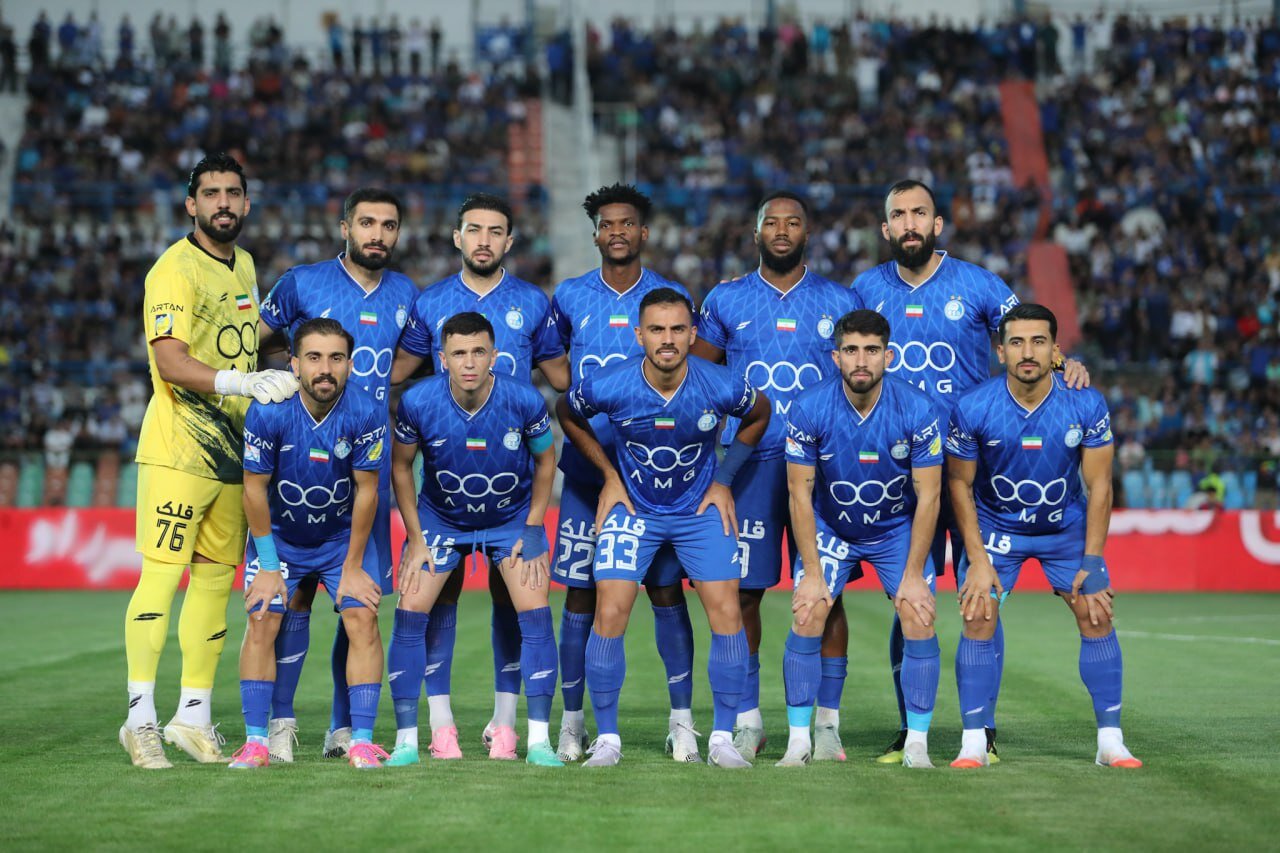 عکس تیمی از بازیکنان استقلال