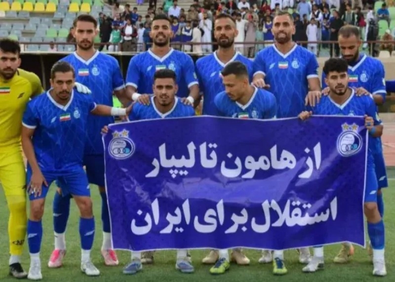 عکس تیمی از بازیکنان استقلال زاهدان