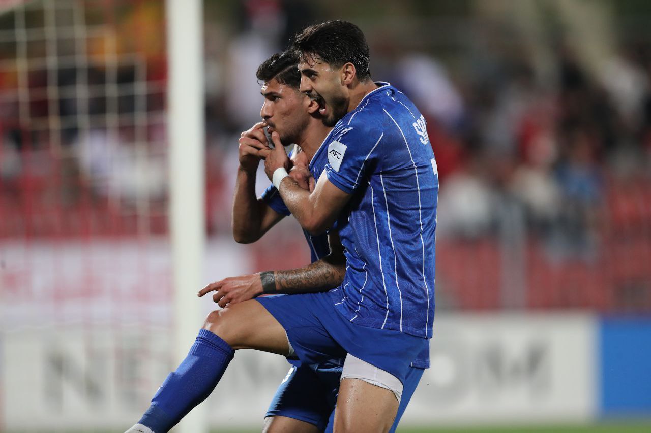 عکس از سعید سحرخیزان و اسماعیل قلی زاده در بازی استقلال و المحرق