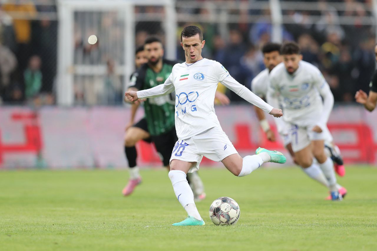 عکس از یاسر آسانی وینگر آلبانیایی استقلال و گل به خیبر