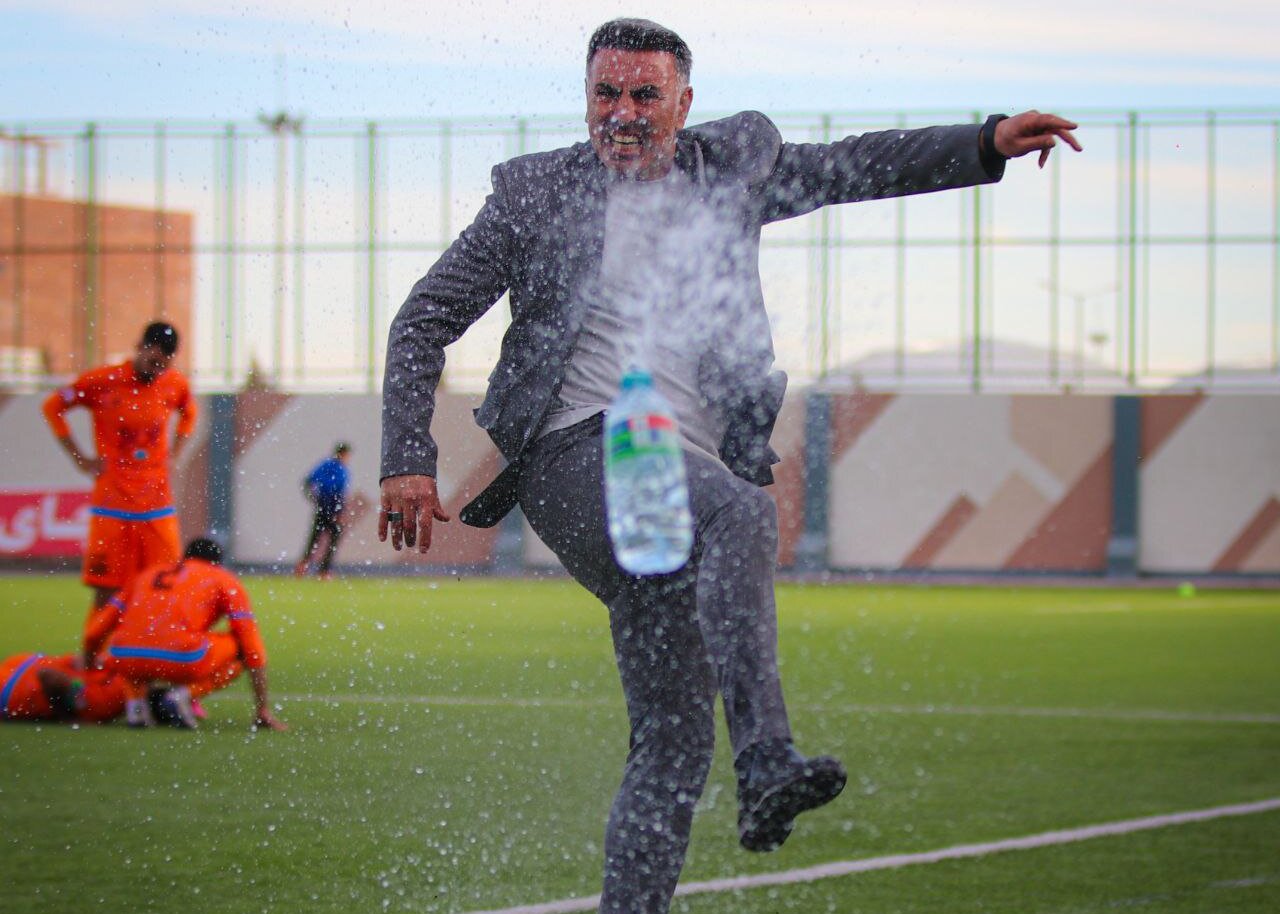 محمود فکری عکس از محمود فکری سرمربی نفت و گاز گچساران