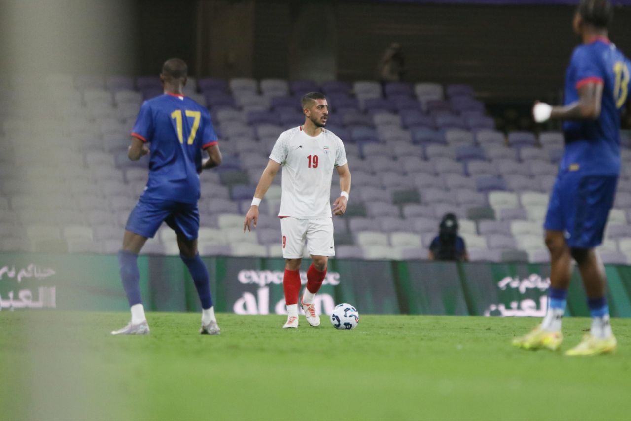 عکس از سیدمجید حسینی مدافع میانی تیم ملی ایران